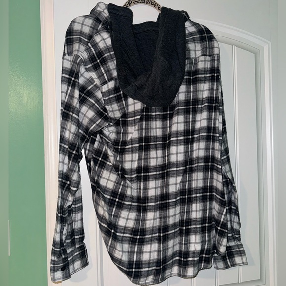 Men’s American Eagle Flannel - Picture 2 of 3